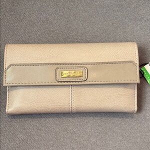 Liz Claiborne Tan Wallet Smooth Leather-look Fold-Over